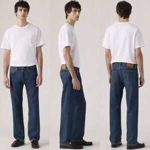 Like New! Levi's 555 Relaxed Straight Jeans